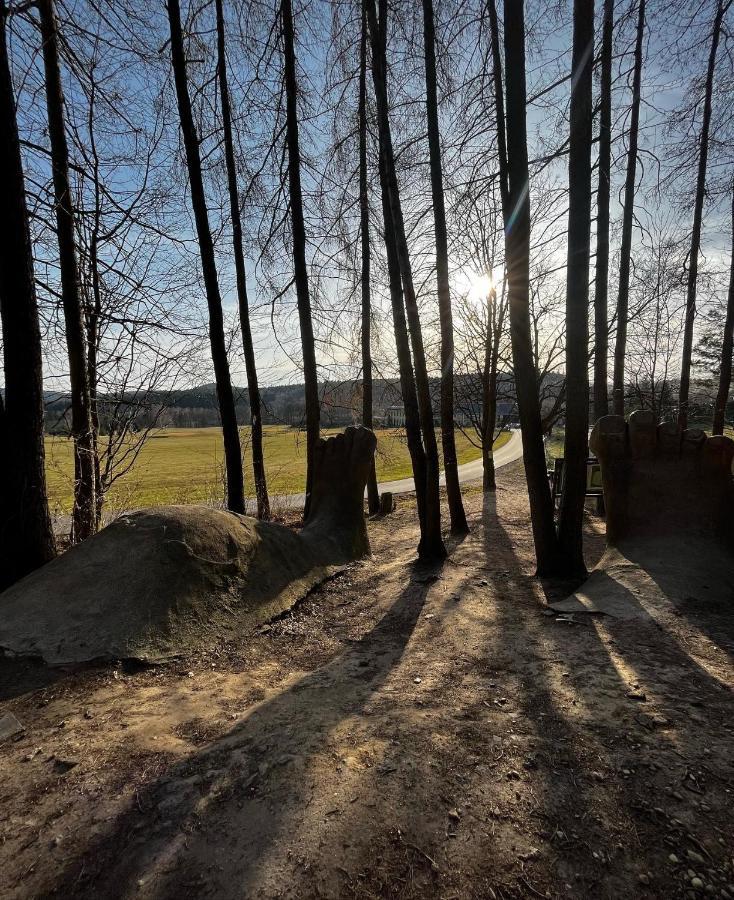 Jested Golf Restaurace A Penzion Svetla pod Jestedem Exteriör bild